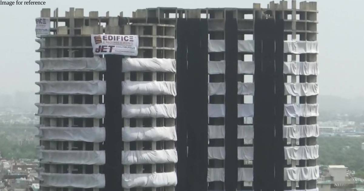 UP govt installs dust machines at Noida's twin towers demolition site to monitor pollution level